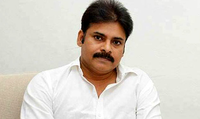 power star pawan kalyan,sardhar gabbar singh movie,distributors,pawan fans,ram gopal varma  పవన్‌కి ఎందుకు ధైర్యం లేదు..?